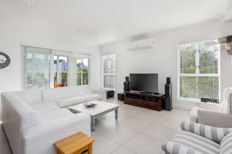 To Let 4 Bedroom Property for Rent in Val De Vie Estate Western Cape